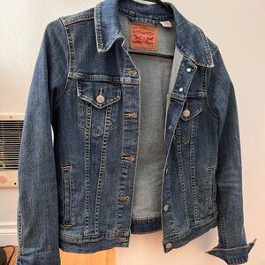 Levi's Cropped Denim Jacket